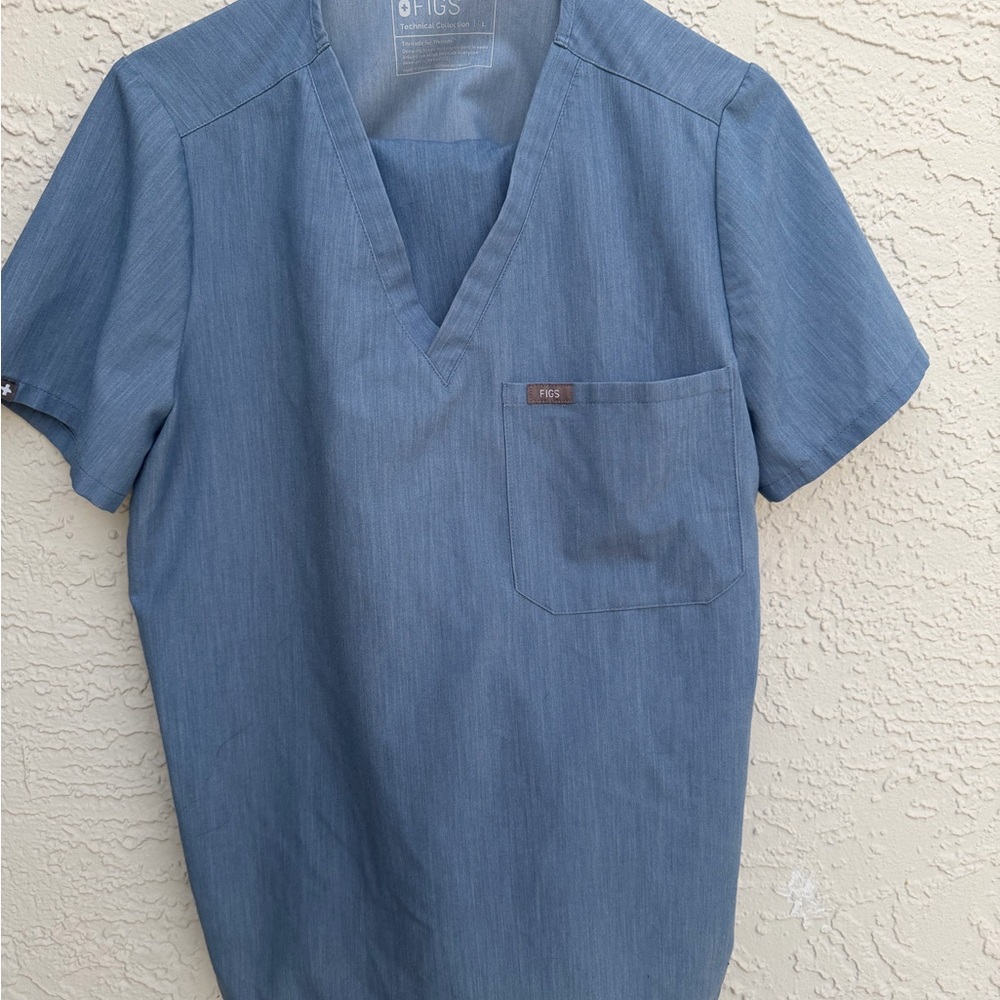 Figs Short Sleeve/Jumper scrub set in Denim Blue